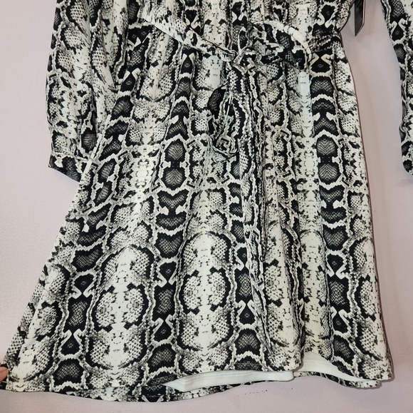 EXPRESS Women’s Snakeskin Print Balloon Sleeve Mini Dress, size M - Picture 6 of 15